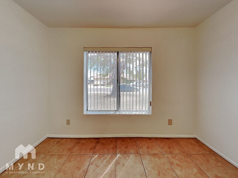 Building Photo - 3114 W Anderson Dr
