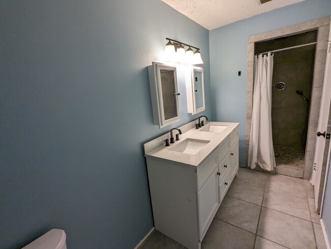 Building Photo - ****Large Remodeled Home***