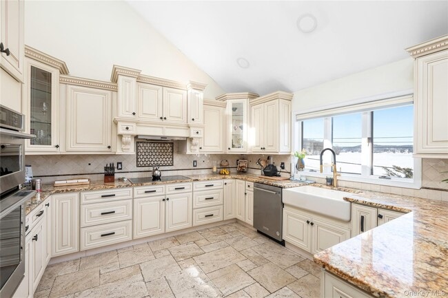 Building Photo - 850 S Lake Blvd