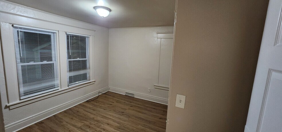 Building Photo - 204 Winspear Ave