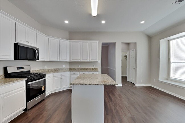 Building Photo - 7002 Winter Blossom Dr