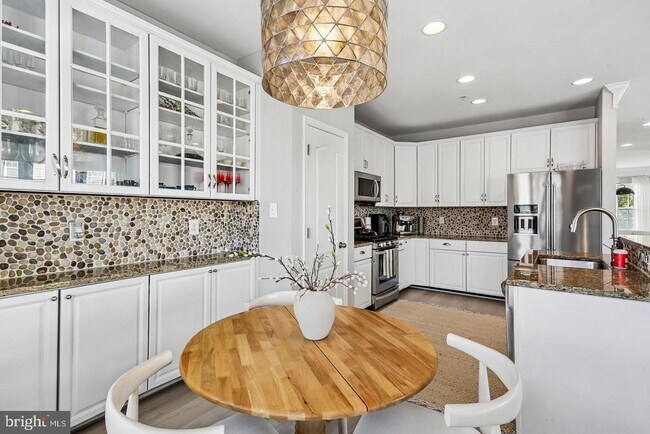 Building Photo - 402 Orchard Ridge Dr