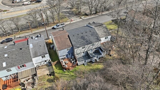 Building Photo - 315 Western Ave