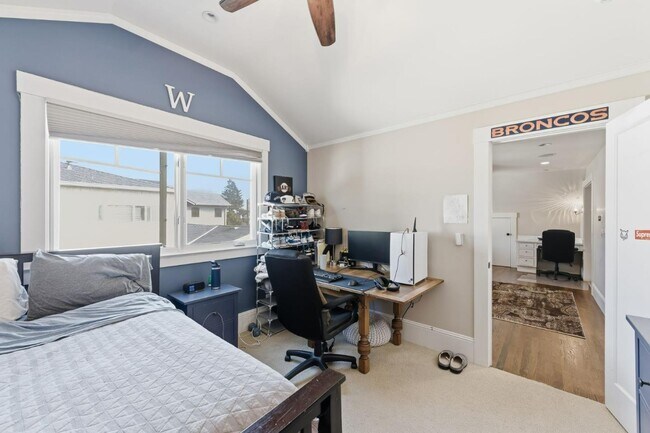 Building Photo - 1212 Mills Ave