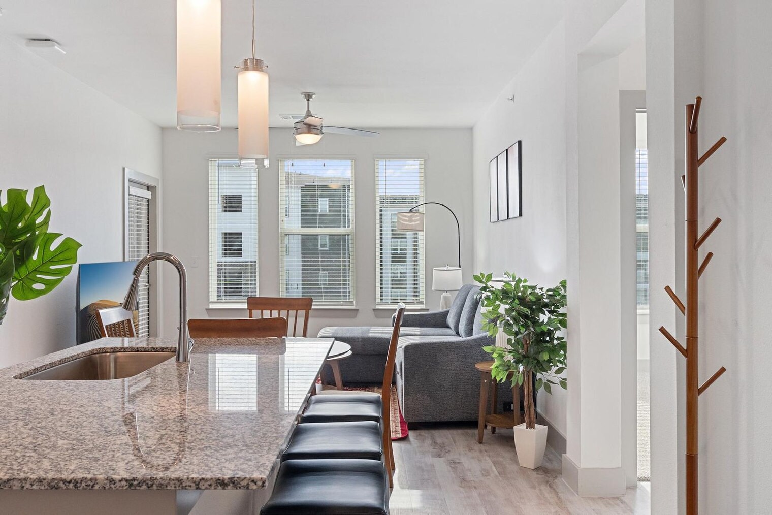 Building Photo - 12100 1/2 Ferrystone Glen Drive-SI ID1343248P