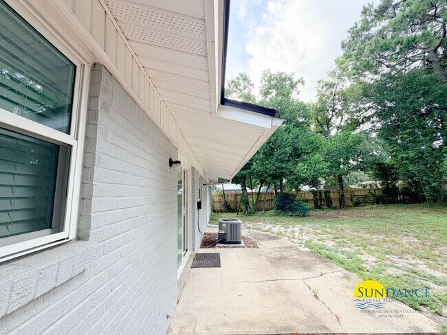 Building Photo - 234 Deluna Rd SW