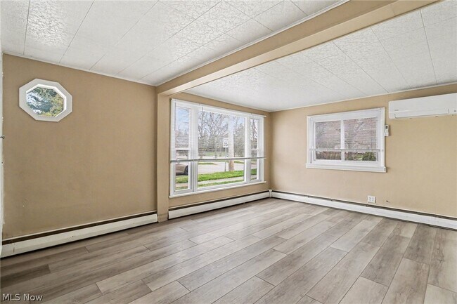 Building Photo - 5425 Ohio St