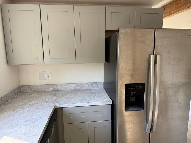 Building Photo - 1601 N 4th Ave