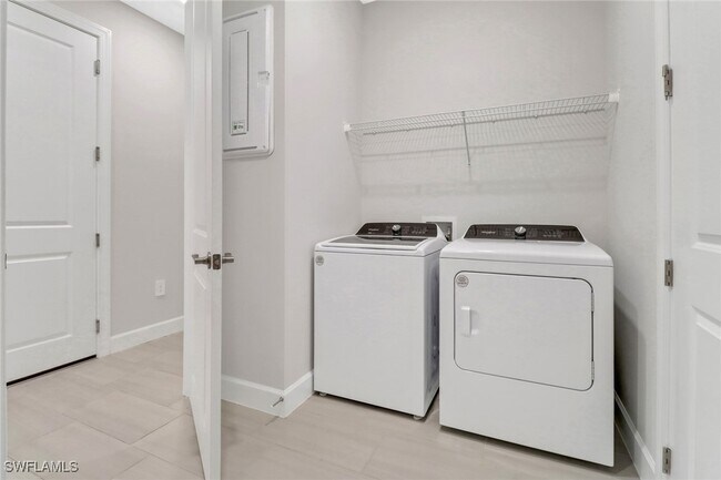 Building Photo - 16172 Bacopa Dr