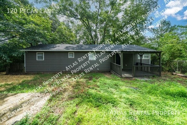Building Photo - 120 Pecan Ln