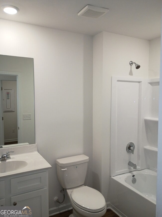 Building Photo - 236 Kenoot Dr