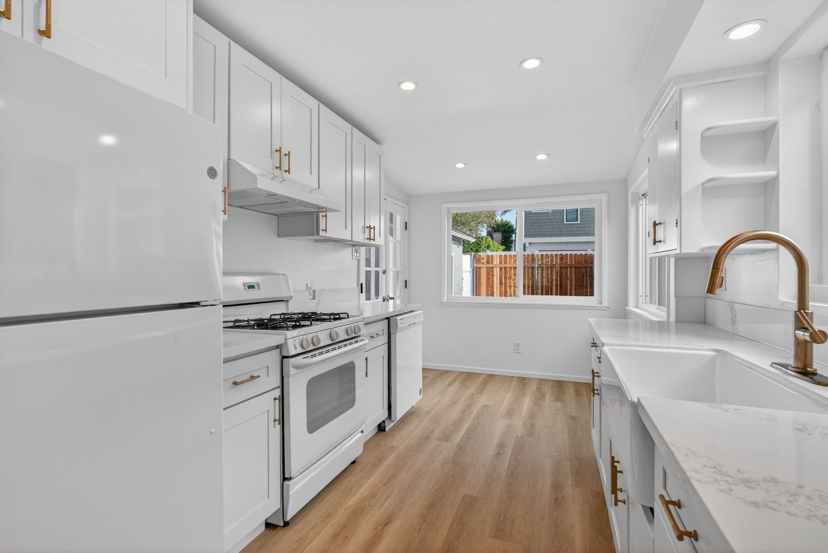 Building Photo - 242 Claremont Ave