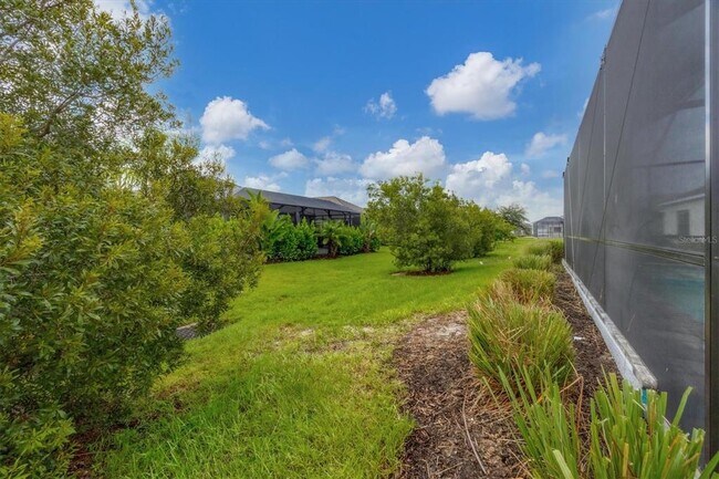 Building Photo - 2617 Star Apple Wy