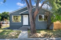 Building Photo - Spacious 4-Bed Home w/ Finished Basement & Fenced Yard – Lents Neighborhood