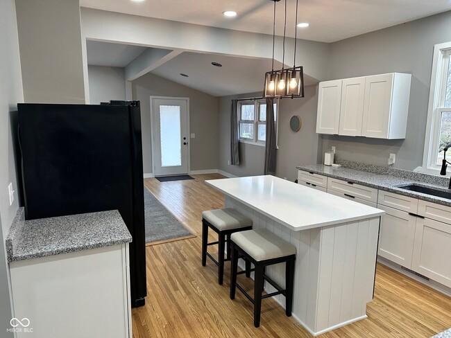 Building Photo - 310 S Nebraska St