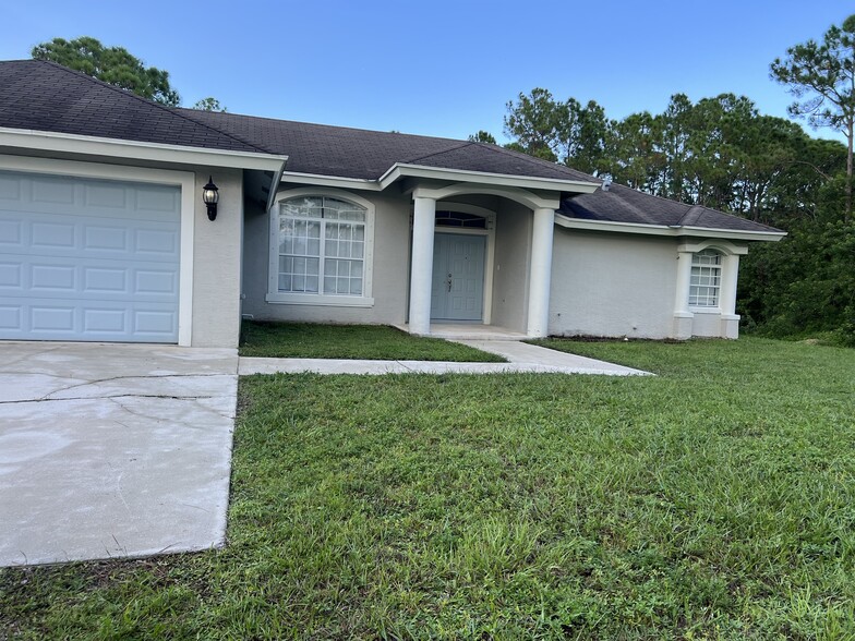 front - 16681 78th Rd N