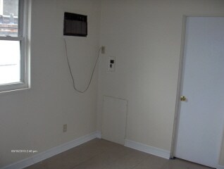 Building Photo - 794 W Market St