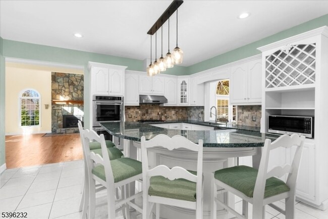 Building Photo - 21 Country Pl