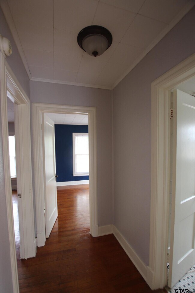 Building Photo - 132 Rowland Pl