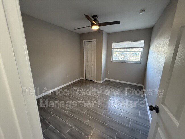 Building Photo - 916 Palmer Rd