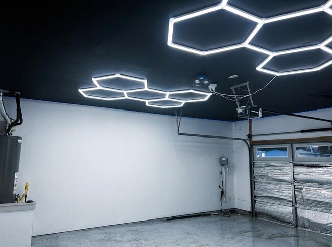 Building Photo - 7515 Traylor Cv