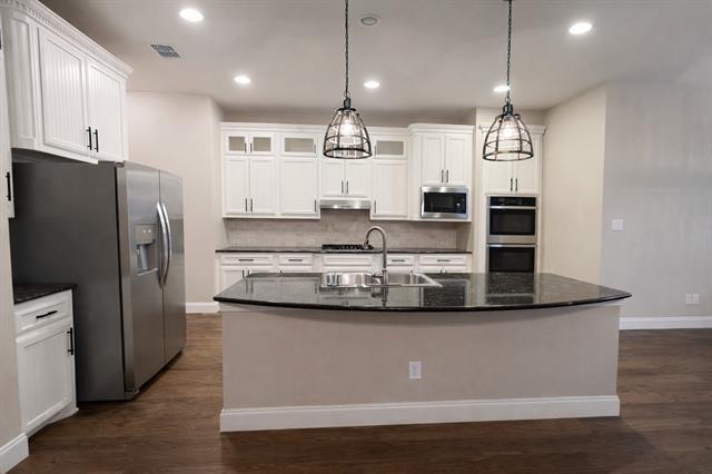 Building Photo - 3884 Banner Dr