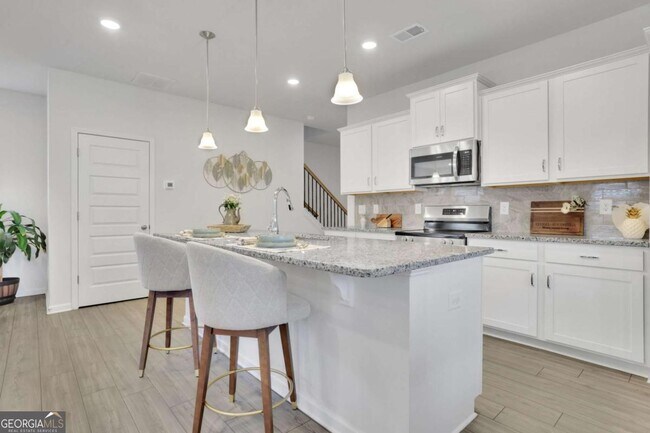 Building Photo - 803 Dundee Wy