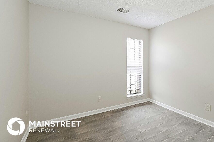 Building Photo - 6045 Valleydale Dr