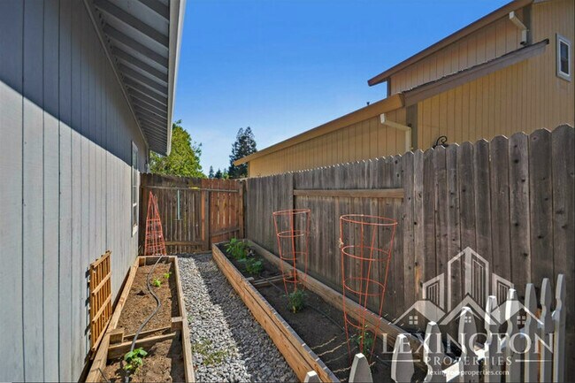 Building Photo - Gorgeous, 4BD/3BA, Home in Esteemed Laguna Neighborhood, Elk Grove, near Kloss Park!