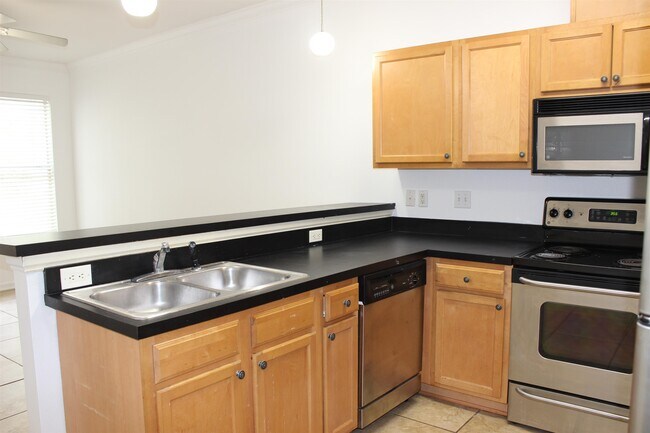 Building Photo - 1417 Pullen Rd