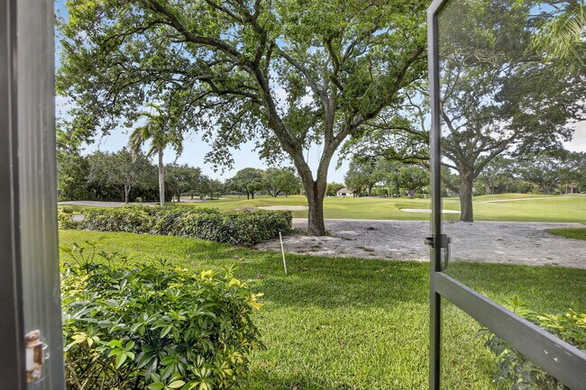 Building Photo - 9101 Jacaranda Ln
