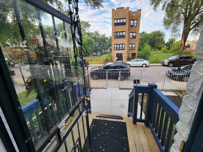 Building Photo - 2825 W Lexington St