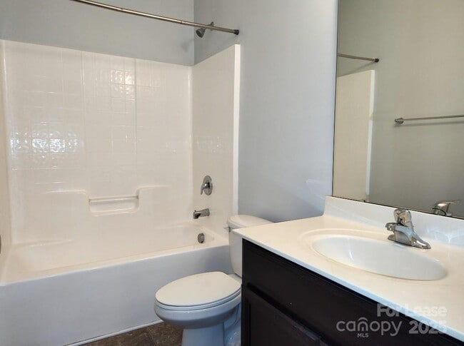 Building Photo - 14616 Juventus St