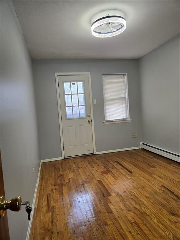 Building Photo - 1021 E 85th St