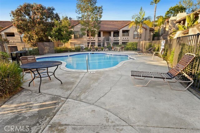 Building Photo - 1060 Calle Del Cerro