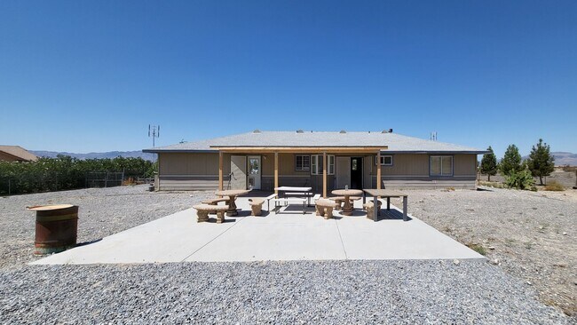 Building Photo - 831 David Adam Rd