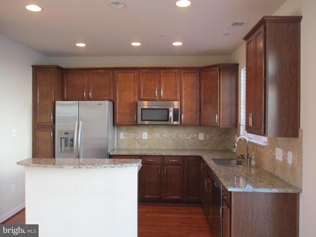 Building Photo - 2144 Little Sorrel Way
