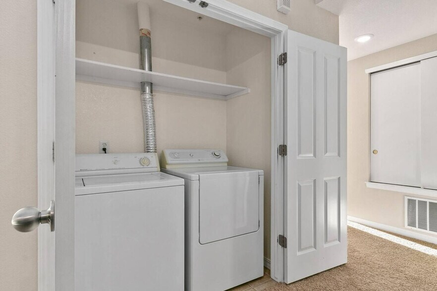 Building Photo - 2133 Krisron Rd