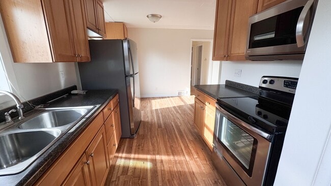 Building Photo - 120 Garden St