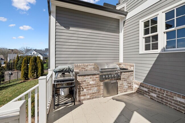 Building Photo - 8681 Belladonna Dr