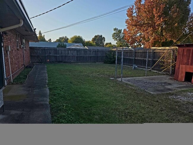 Building Photo - 5800 Kingston Rd