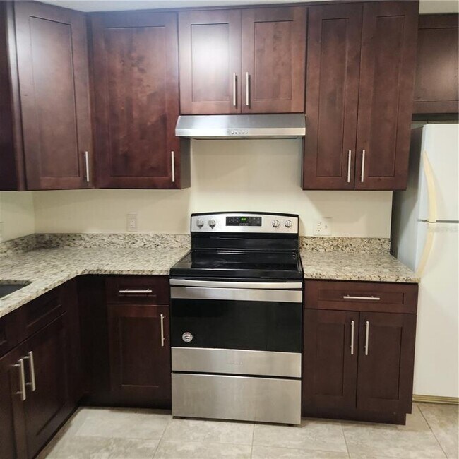 Building Photo - 1317 Eagleview Dr