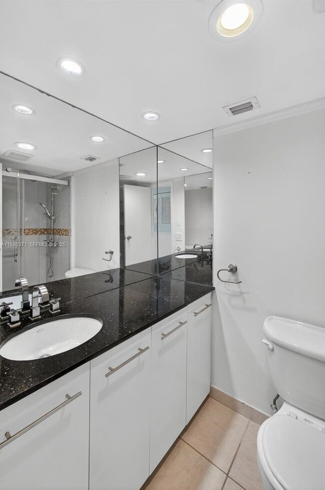 Building Photo - 1050 SE 15th St