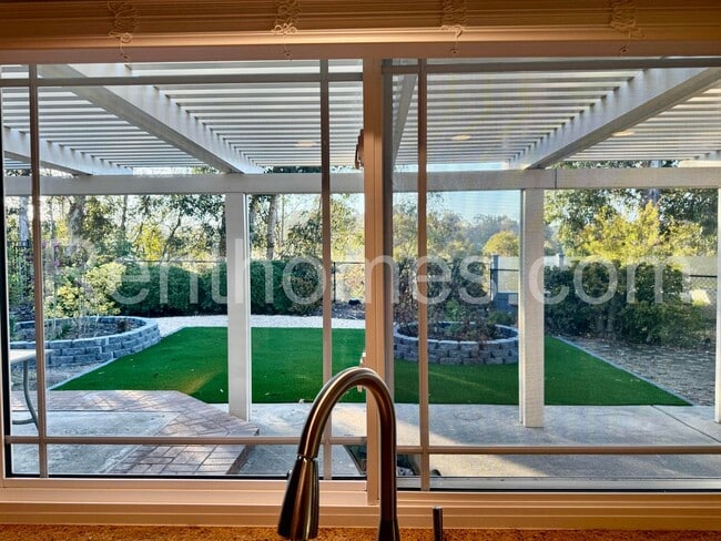 Building Photo - 11895 Handrich Dr