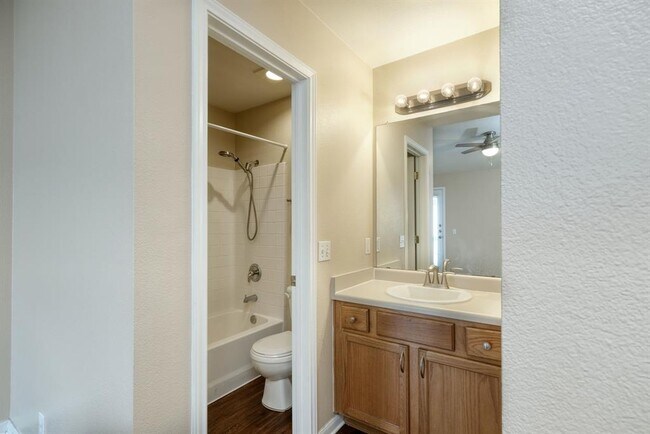 Building Photo - 3201 El Salido Pkwy