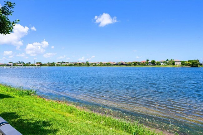 Building Photo - 8446 Lake Majesty Ln