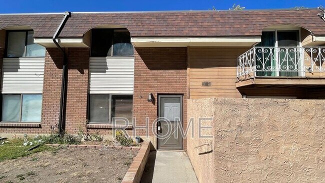 Building Photo - 1420 Lancelot Dr