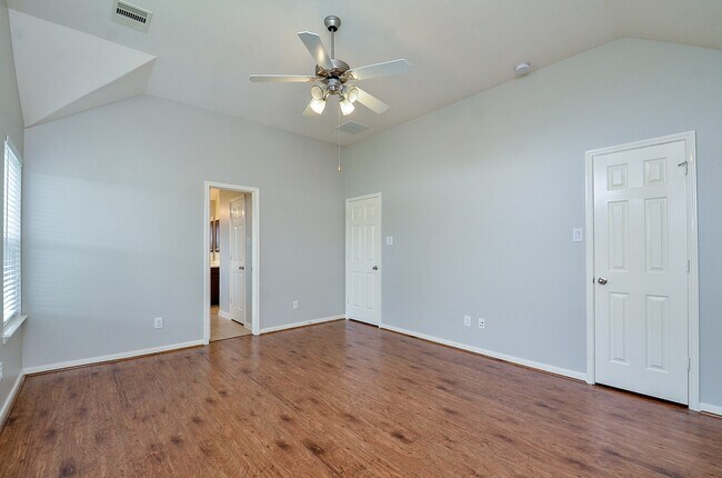 Building Photo - 24514 Springwood Glen Ln