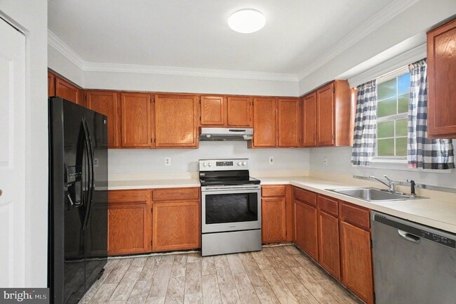 Building Photo - 3648 McDowell Ct