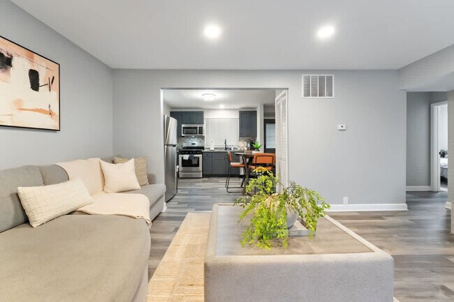 Building Photo - 5840 81st Pl